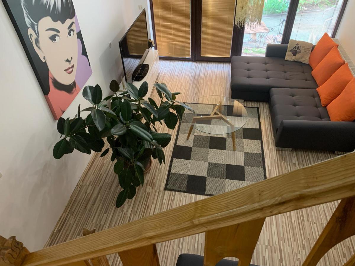 Pension Nest - Family Apartman โมชนมายารูวาร์ ภายนอก รูปภาพ