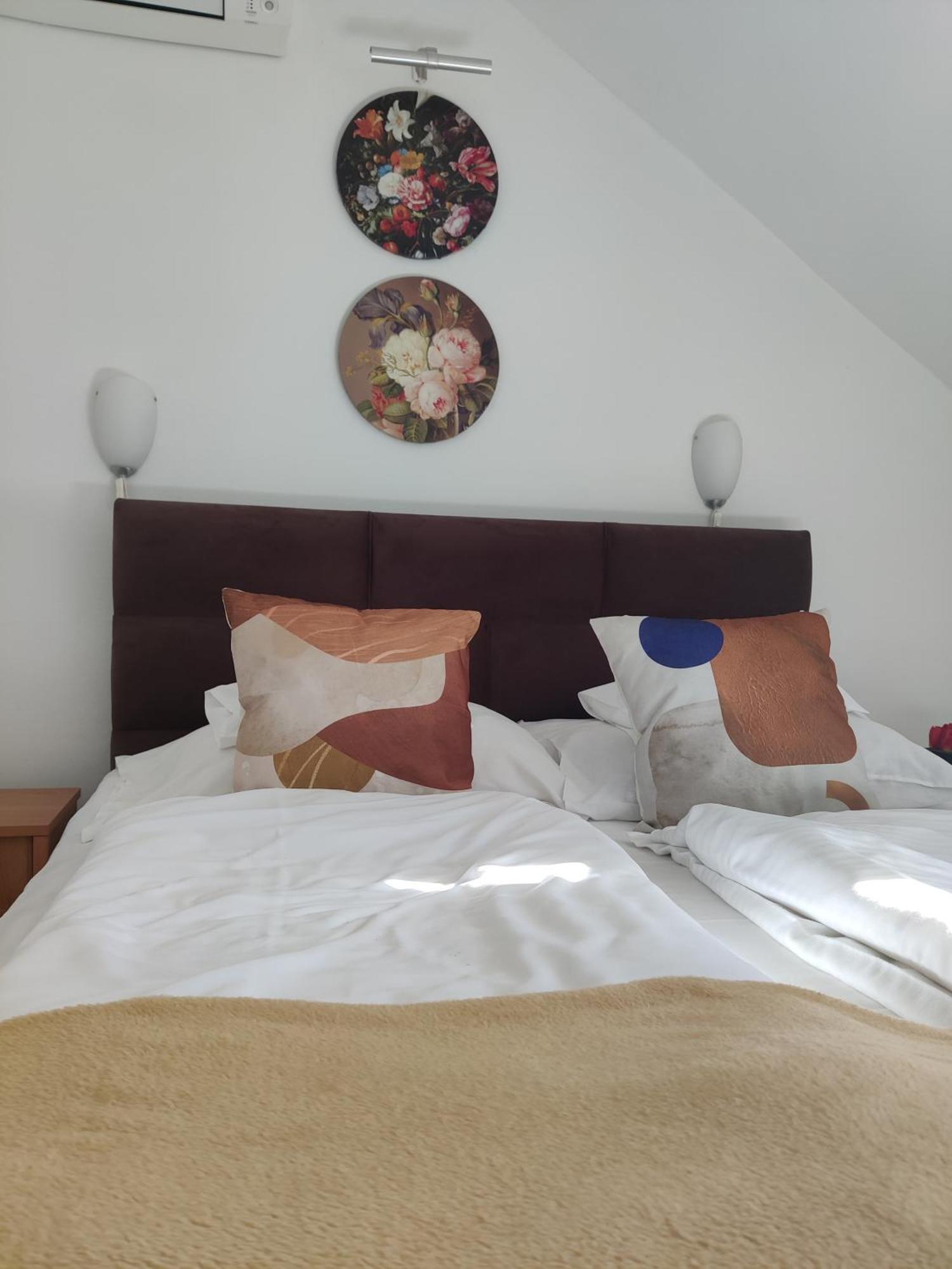 Pension Nest - Family Apartman โมชนมายารูวาร์ ภายนอก รูปภาพ